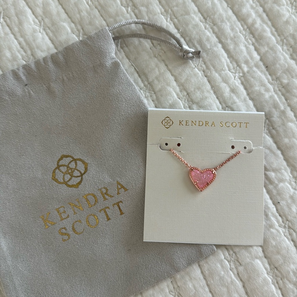 Kendra Scott Bubblegum pink Kyocera Opal Ari heart rose gold necklace
